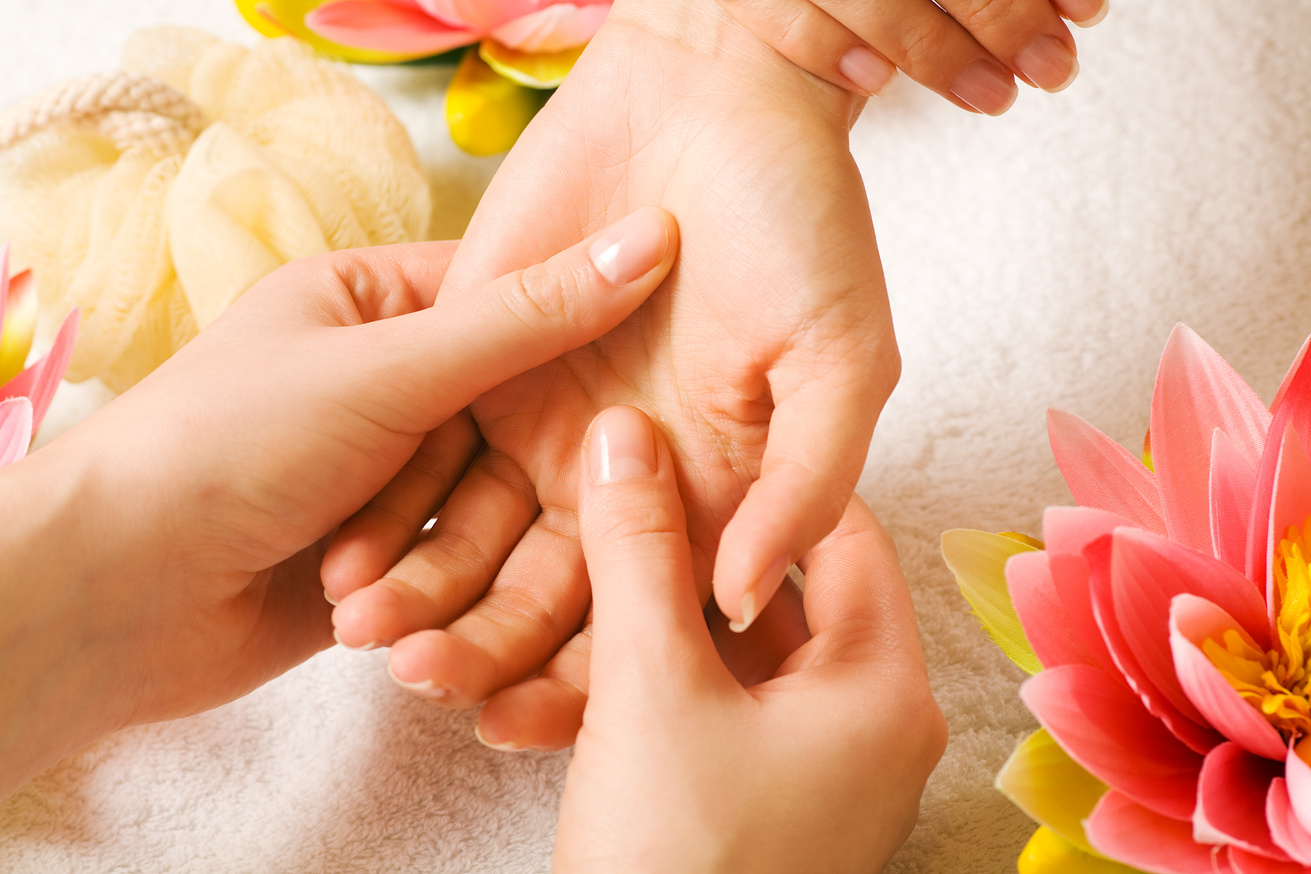 Hand Massage in Spa